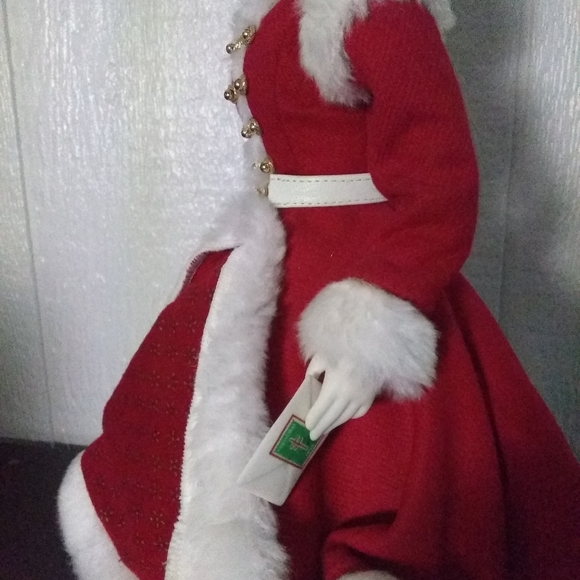 Holly - Collectible Franklin Mint Red Velvet Christmas Porcelain 16" Doll - Picture 7 of 8